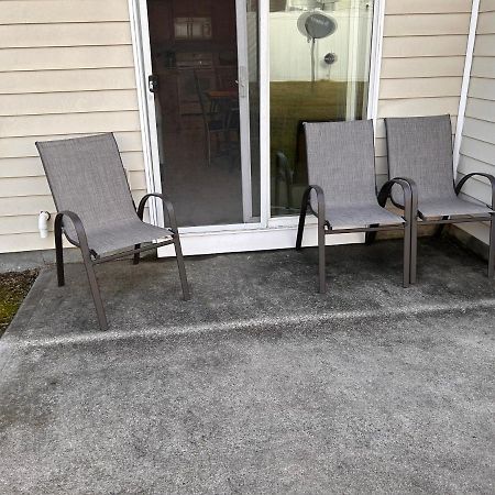 Cute And Cozy 5 Min From Carowinds Apartment Charlotte Luaran gambar