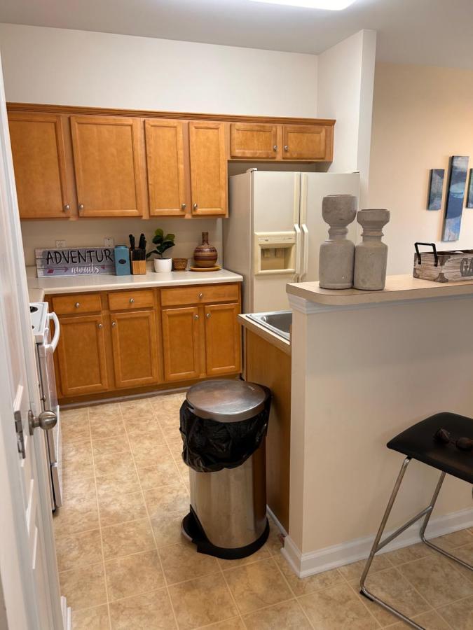 Cute And Cozy 5 Min From Carowinds Apartment Charlotte Luaran gambar