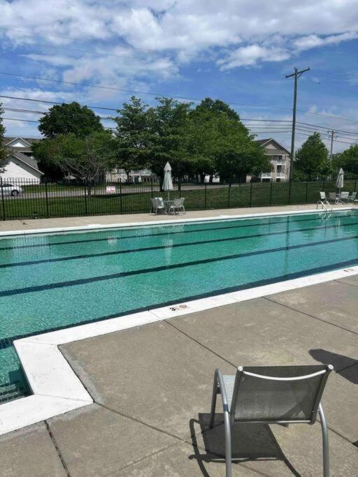 Cute And Cozy 5 Min From Carowinds Apartment Charlotte Luaran gambar